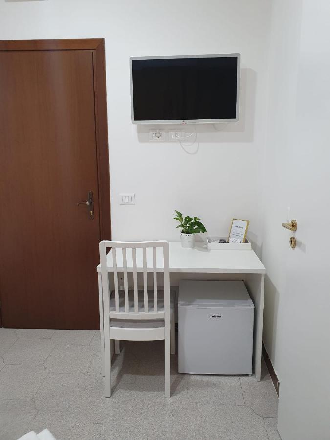 Affittacamere Dianir Ciampino Exterior foto